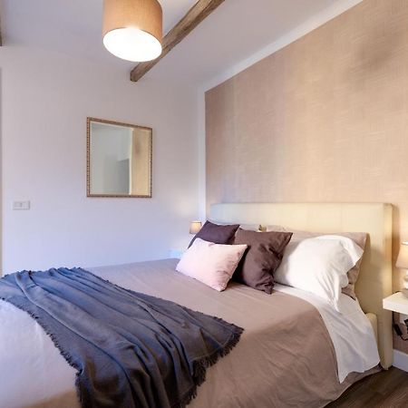 Apartmán Domus De Fiori Řím Exteriér fotografie