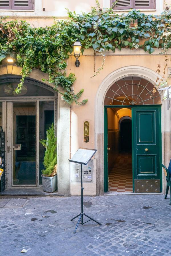 Apartmán Domus De Fiori Řím Exteriér fotografie