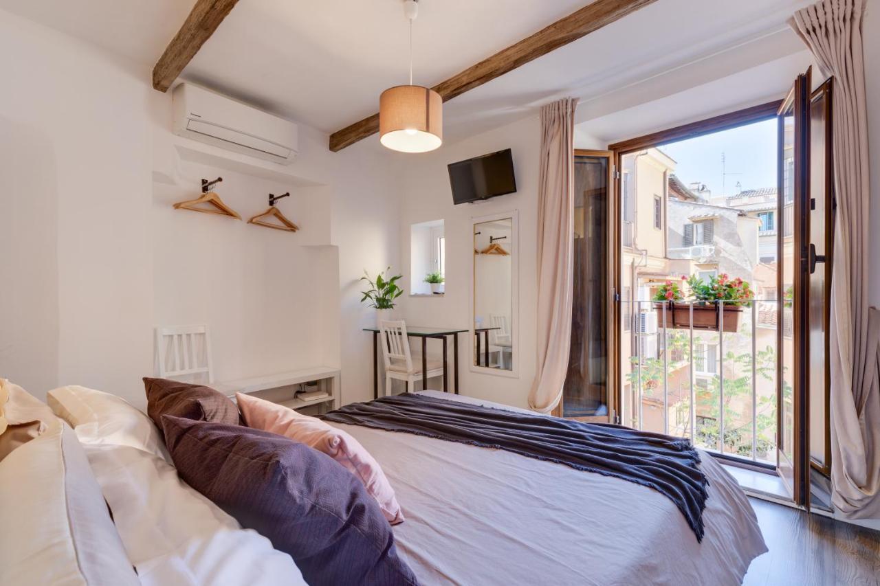 Apartmán Domus De Fiori Řím Exteriér fotografie
