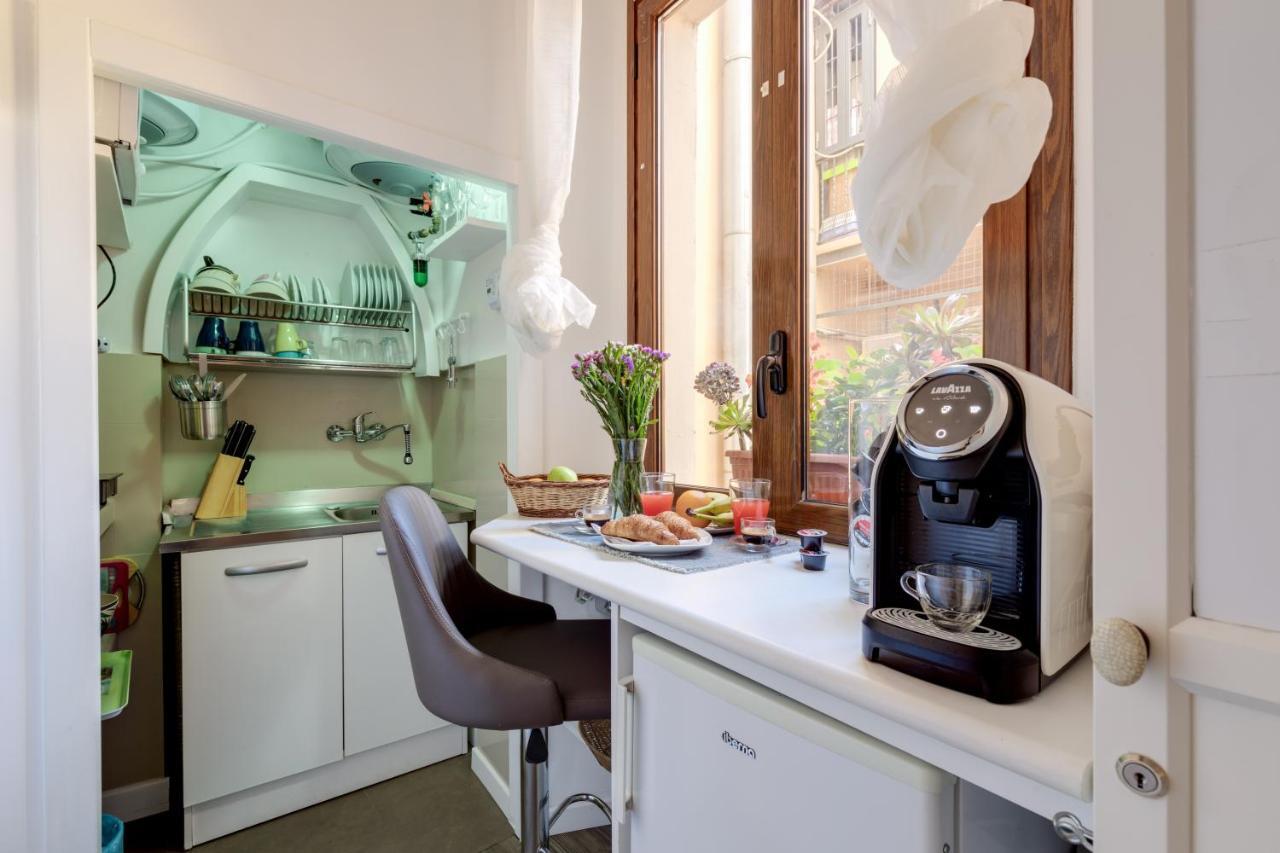 Apartmán Domus De Fiori Řím Exteriér fotografie