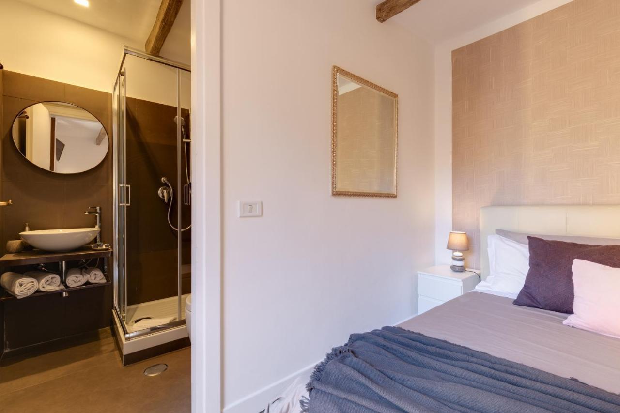Apartmán Domus De Fiori Řím Exteriér fotografie