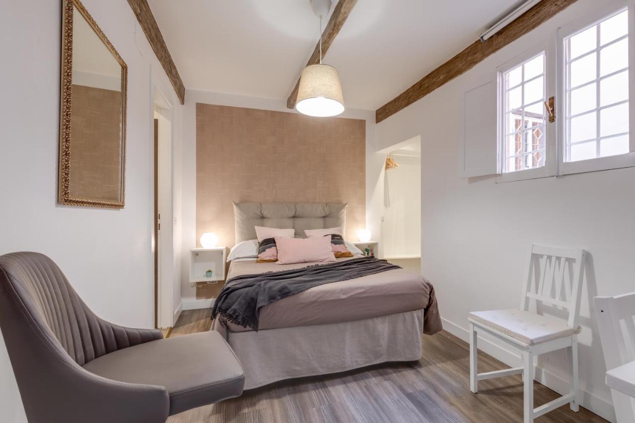Apartmán Domus De Fiori Řím Exteriér fotografie